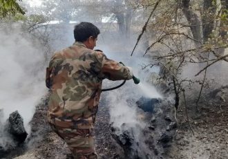 مرزبانی: مهار حریق ۱.۵ هکتار از اراضی تالش‌ محله شفت؛ پایش ادامه دارد