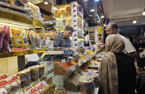 مشهد میان زیارت و تولید؛ جایی که اقتصاد هویت شهری می‌یابد