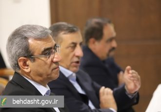 نظام ارجاع و پزشک خانواده، راهکار کاهش هزینهها و ارتقای سلامت مردم نظام ارجاع و پزشک خانواده، راهکار کاهش هزینهها و ارتقای سلامت مردم