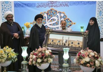 همسر زندانی ایرانی در عراق از سوی تولیت مسجد جمکران تجلیل شد همسر زندانی ایرانی در عراق از سوی تولیت مسجد جمکران تجلیل شد