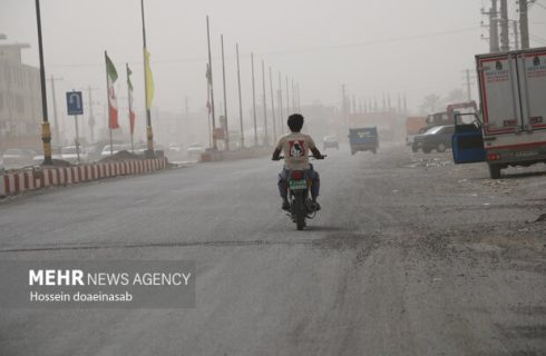 ورود طوفان و گرد و خاک به هرمزگان؛ گرد و خاک هشتبندی را در نوردید