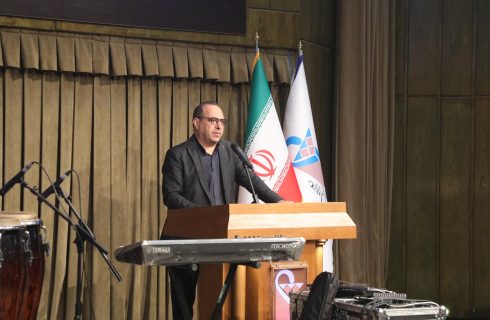 پرستاران و پزشکان برای تامین معیشت تحت فشار زیادی هستند