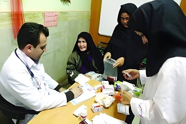 پزشک خانواده در کهگیلویه و بویراحمد؛ درمان منظم، هزینه کمتر پزشک خانواده در کهگیلویه و بویراحمد؛ درمان منظم، هزینه کمتر