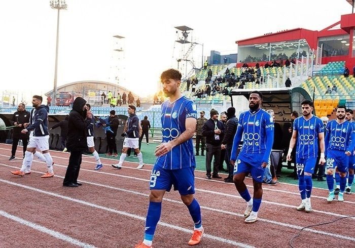 پنجره زمستانی استقلال بسته شد!