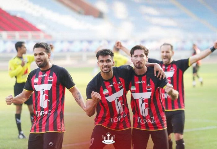 پیروزی تیم فوتبال«ابومسلم ثامن» مقابل «پرواز سیمرغ» در مشهد