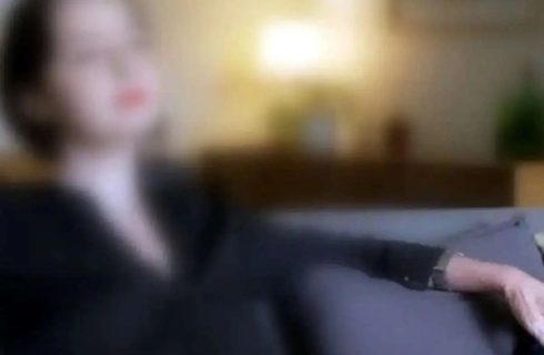 چرا دست‌های ترانه علیدوستی پیر به نظر می‌رسد؟ / تغییرات ظاهری ترانه علیدوستی در مستند