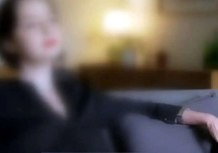 چرا دست‌های ترانه علیدوستی پیر به نظر می‌رسد؟ / تغییرات ظاهری ترانه علیدوستی در مستند