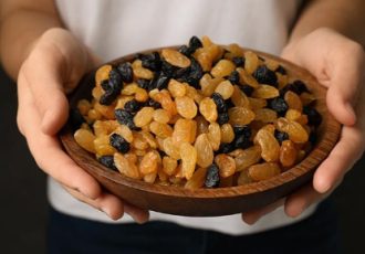 کشمش تیزابی؛ طلای سبز خراسان و راز ماندگاریاش کشمش تیزابی؛ طلای سبز خراسان و راز ماندگاریاش