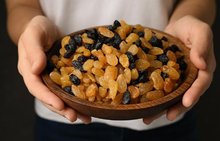 کشمش تیزابی؛ طلای سبز خراسان و راز ماندگاریاش کشمش تیزابی؛ طلای سبز خراسان و راز ماندگاریاش