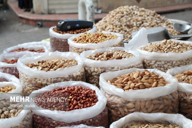 یلدای گرانی؛ وقتی سفره چله زیر بار قیمتها خم میشود یلدای گرانی؛ وقتی سفره چله زیر بار قیمتها خم میشود