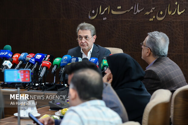 ۵ همت به حساب مراکز طرف قرارداد بیمه سلامت واریز شد