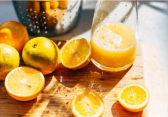 ۶ چیزی که با نوشیدن منظم آب پرتقال برای بدنتان اتفاق می‌افتد