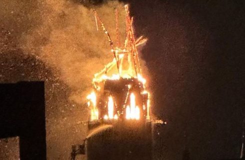 آتش‌سوزی در کلیسای تاریخی آمستردام در شب سال نو