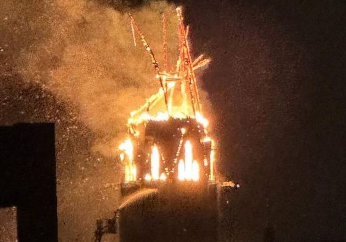 آتش‌سوزی در کلیسای تاریخی آمستردام در شب سال نو