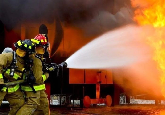 آتش‌سوزی یک ساختمان شش‌طبقه در یوسف‌آباد