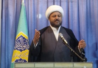 امام جمعه فراشبند: عبادت کلید استواری در برابر فتنه‌ها است
