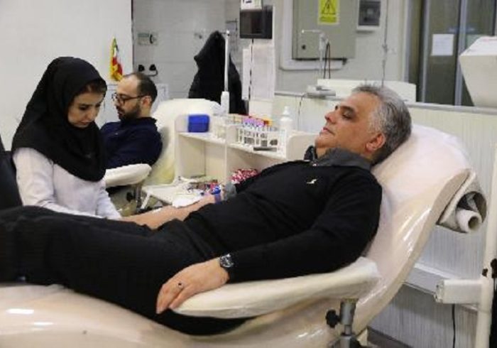 اهدای خون رئیس سازمان نظام پرستاری برای ترویج فرهنگ مشارکت داوطلبانه