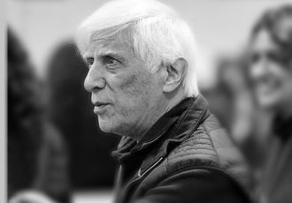 اولین عکس از آرامگاه بهرام بیضایی