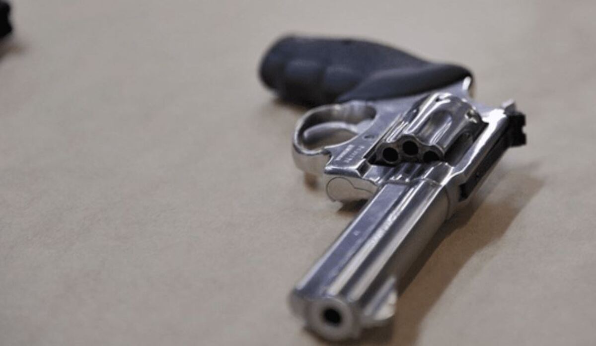 بازداشت خرابکار مسلح توسط پلیس اصفهان بازداشت خرابکار مسلح توسط پلیس اصفهان