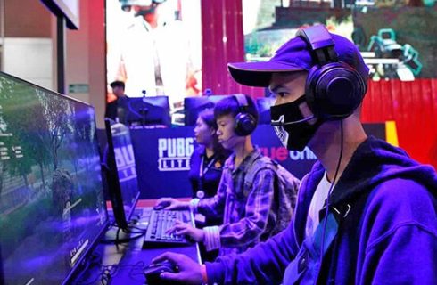 تصاویری عجیب از اتاق یک گیمر چینی در هتل + عکس