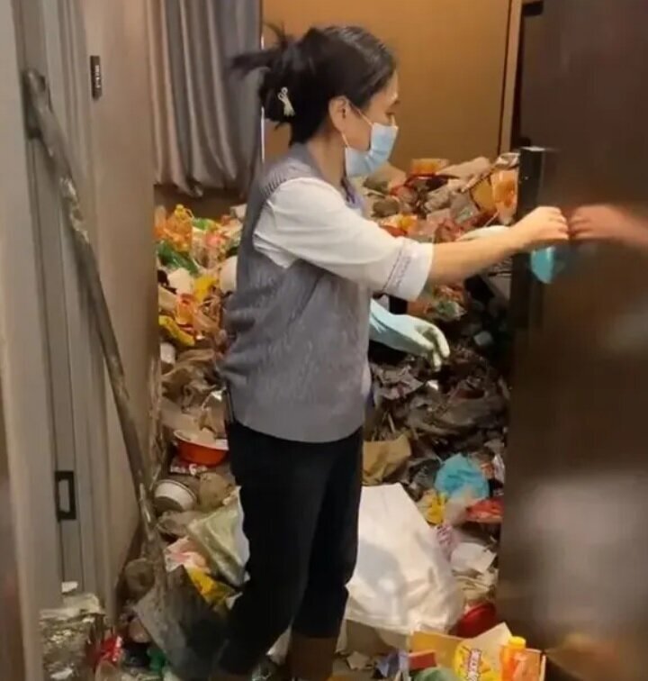 تصاویری عجیب از اتاق یک گیمر چینی در هتل + عکس تصاویری عجیب از اتاق یک گیمر چینی در هتل + عکس