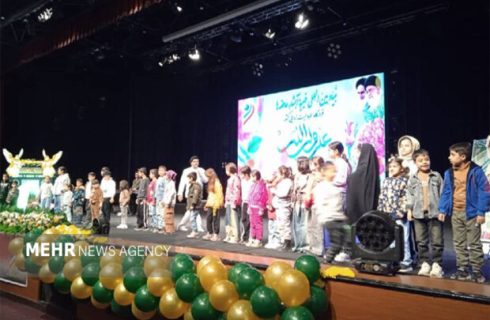 جشن میلاد علوی با حضور ۱۵۰۰ نفر از ایتام تهرانی برگزار شد