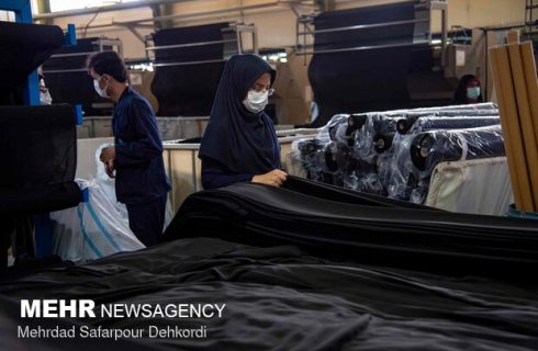 در بازار پارچه، نفوذی وجود دارد/ موشک داریم اما پارچه نه!