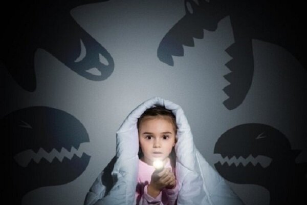 رفتار والدین مهمتر از اخبار؛ راهکار روانشناسان برای مدیریت اخبار منفی رفتار والدین مهمتر از اخبار؛ راهکار روانشناسان برای مدیریت اخبار منفی