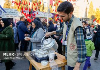 روایت خدمت مواکب مردمی در طریق الشهدای کرمان روایت خدمت مواکب مردمی در طریق الشهدای کرمان