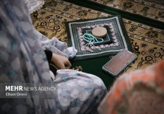 نوجوانان معتکف رشتی با مهر از اعتکاف می گویند نوجوانان معتکف رشتی با مهر از اعتکاف می گویند