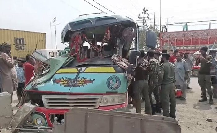 ۱۴ کشته و ۱۶ زخمی در تصادف جاده‌ای در پنجاب پاکستان