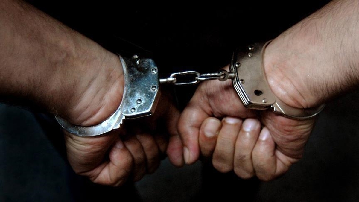 دستگیری متهم تحت تعقیب در مترو دستگیری متهم تحت تعقیب در مترو