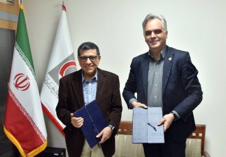 پرستاران در حلقه آغاز و پایان زنجیره انتقال خون همکاری می کنند