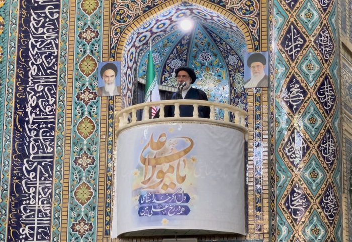 امام جمعه شهرکرد: دشمن به دنبال تفرقه بین مردم و مسئولان است