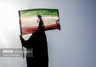 بازخوانی نقش بانوان از مبارزه با استعمار در هرمز تا مقاومت در خیابان