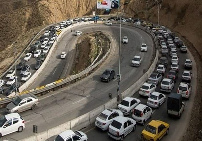 ترافیک سنگین در جاده چالوس و آزادراه تهران-شمال/ اعلام مسیر‌های جایگزین توسط پلیس راهور