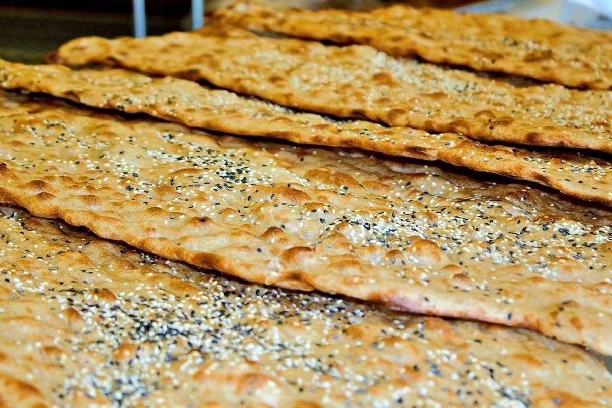 تعیین تکلیف قیمت نانهای سنتی تا پایان خرداد/ آیا سنگک و بربری به نرخ مصوب بازمیگردند؟ تعیین تکلیف قیمت نانهای سنتی تا پایان خرداد/ آیا سنگک و بربری به نرخ مصوب بازمیگردند؟