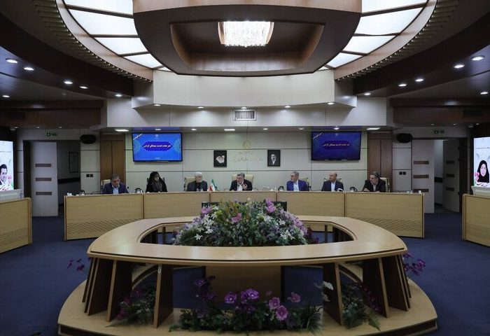 جزئیات جلسه کمیسیون بهداشت با ظفرقندی؛ ضرورت نظارت بر قیمت دارو