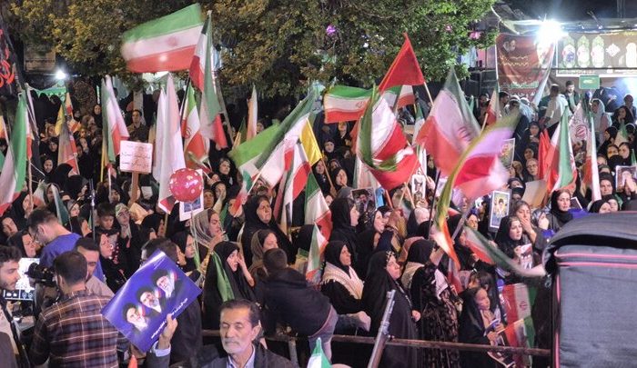 حماسه آفرینی مردم ساری در خیابان