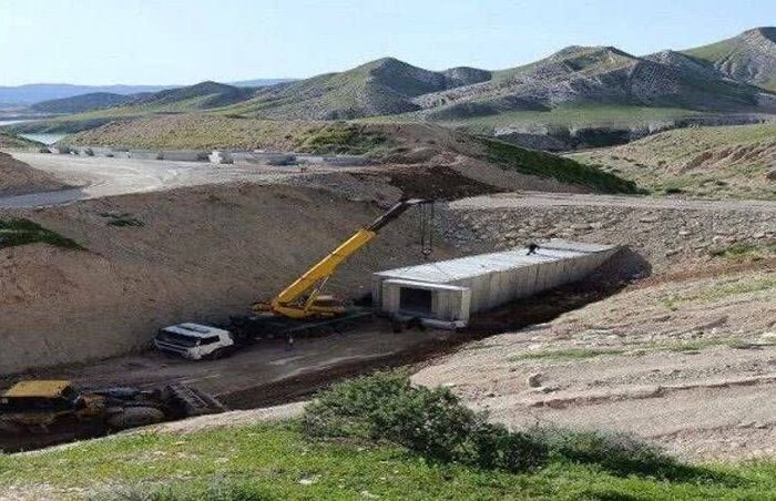 خاطریان: عملیات احداث پل محور سومار در گیلانغرب پایان یافت