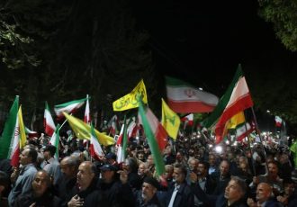 دشمن هیچ گاه مورد اعتماد نخواهد بود