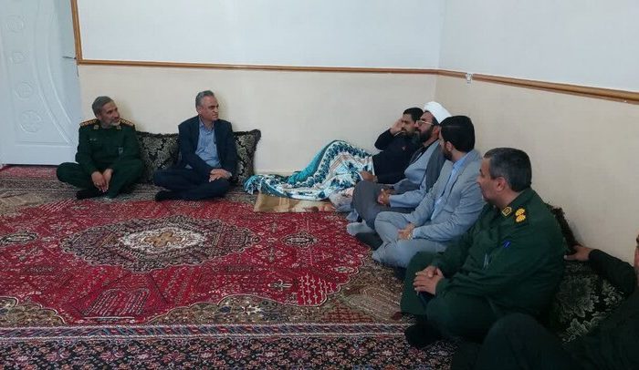 دیدار مسئولان با رزمنده جنگ تحمیلی سوم در کنگان