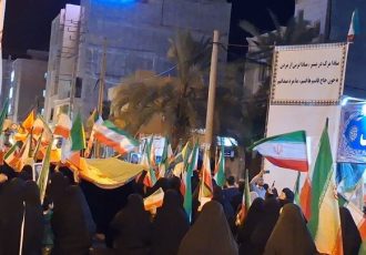 راهپیمایی شبانه مردم در گناوه