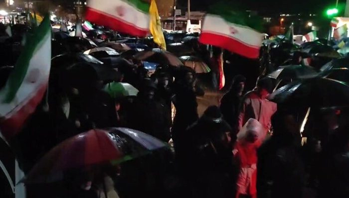 سیل حضور مردم شهرکرد زیر بارش شدید باران در چالشتر