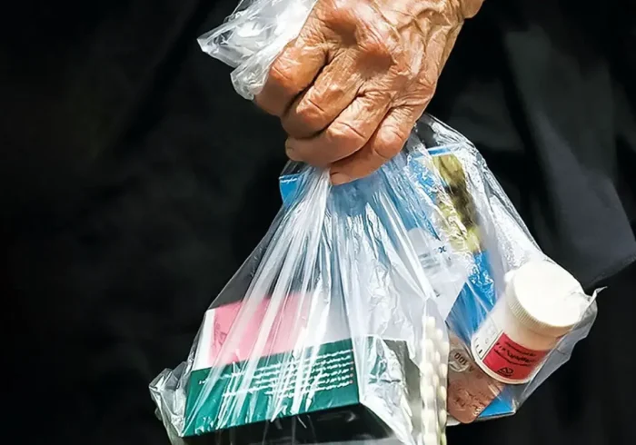 قیمت دارو هم نجومی شد/ روایت کارگران از تأثیر گرانی بر زندگی روزمره