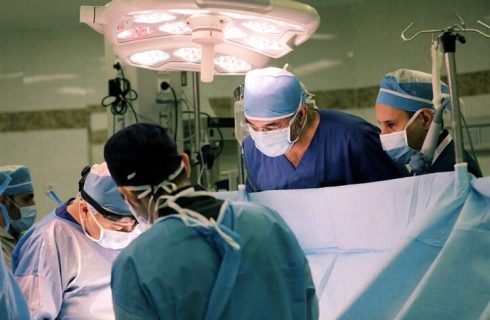 مدافعان سلامت ستون پایداری جامعه در شرایط بحران هستند