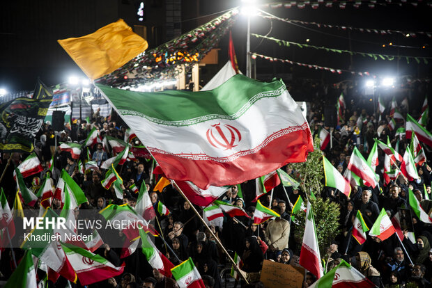 موج پنجاه و دوم حضور مردم اردستان در میدان