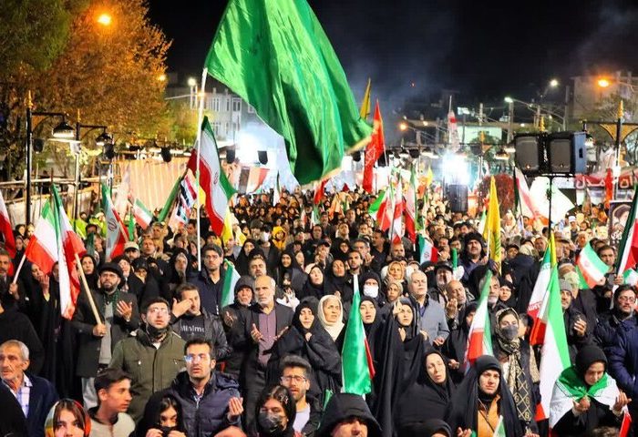 میدان‌داری مردم دیار آفتاب در کنار موشک