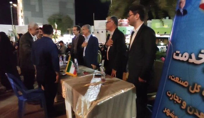 میز خدمت ادارات در تجمع شبانه مردمی بوشهر