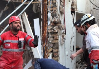 نجات ۴۱۰ نفر از زیرآوار در تهران/ آتش نشانی خبر داد